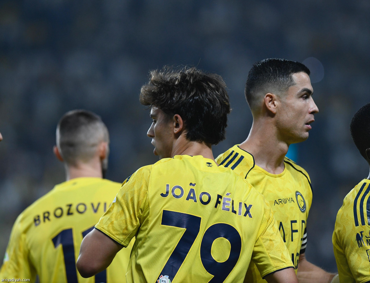 رباعية وعلامة كاملة