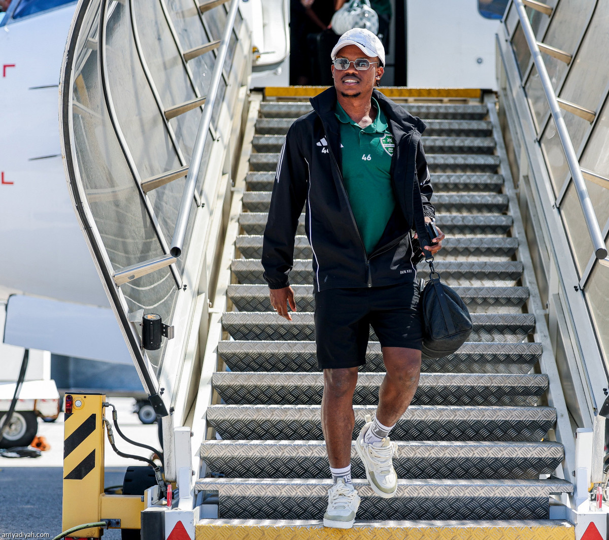 الأهلي.. مغادرة ووصول