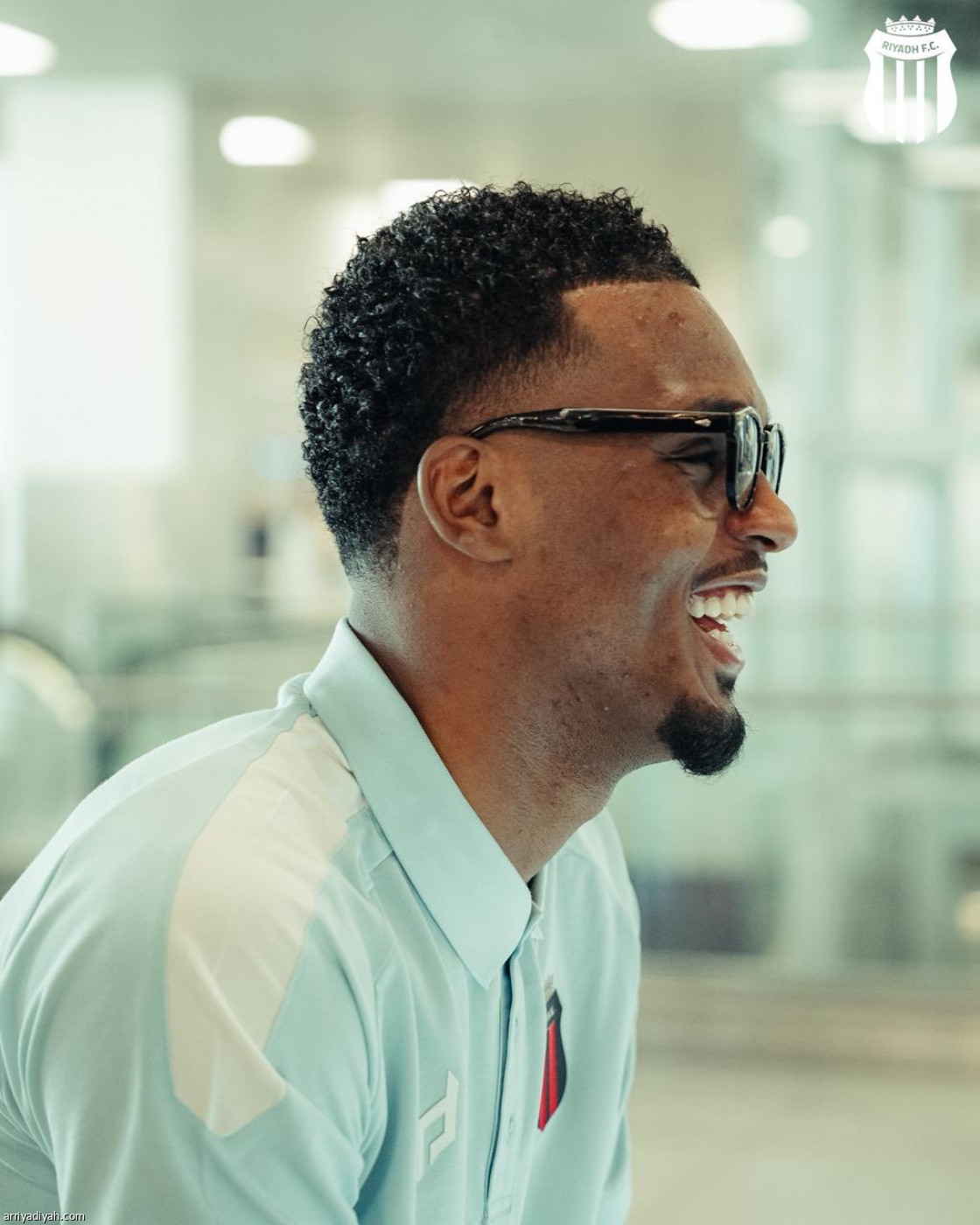 الرياض يغادر